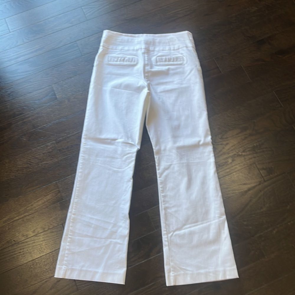 Very comfortable to wear, casual white summer pants. - Picture 8 of 16